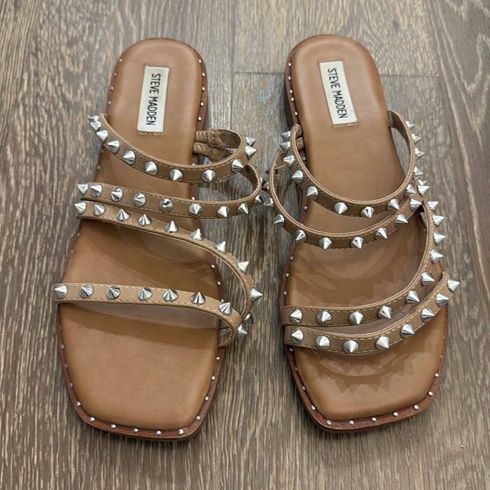 Steve Madden nude sandals